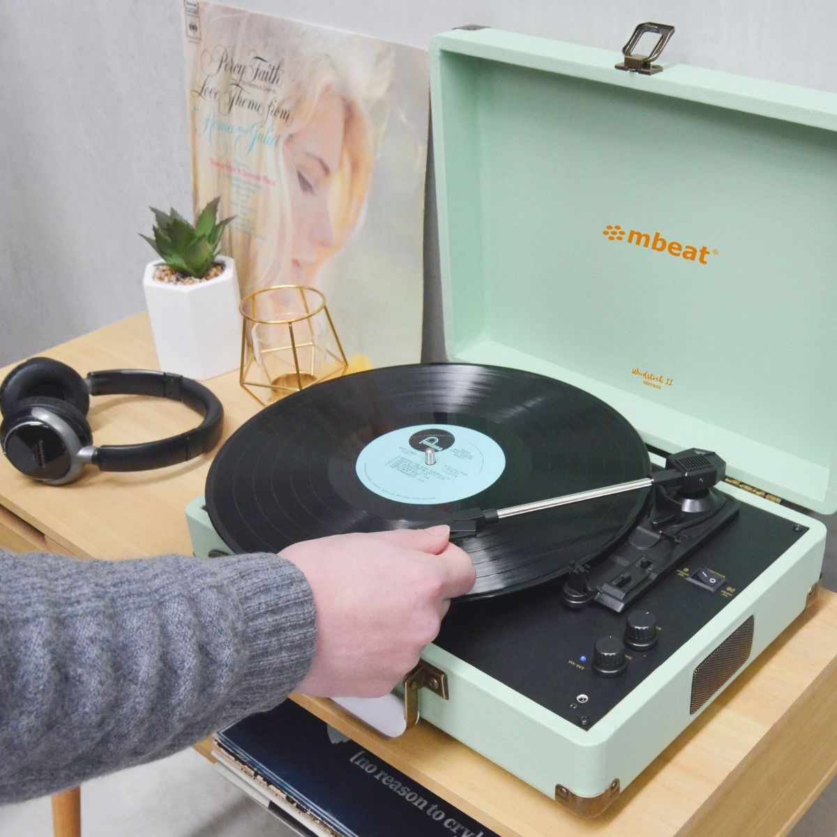 mbeat Woodstock II Tiffany Green Retro Bluetooth (TX/RX) Turntable